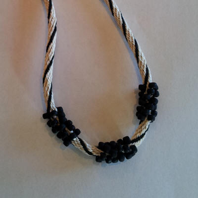 N4 - Black Cluster Beads